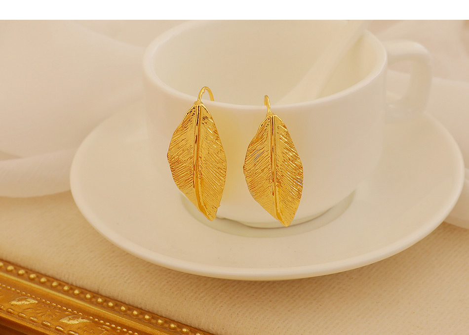 Fashion Golden Alloy Leaf Brooch,Korean Brooches