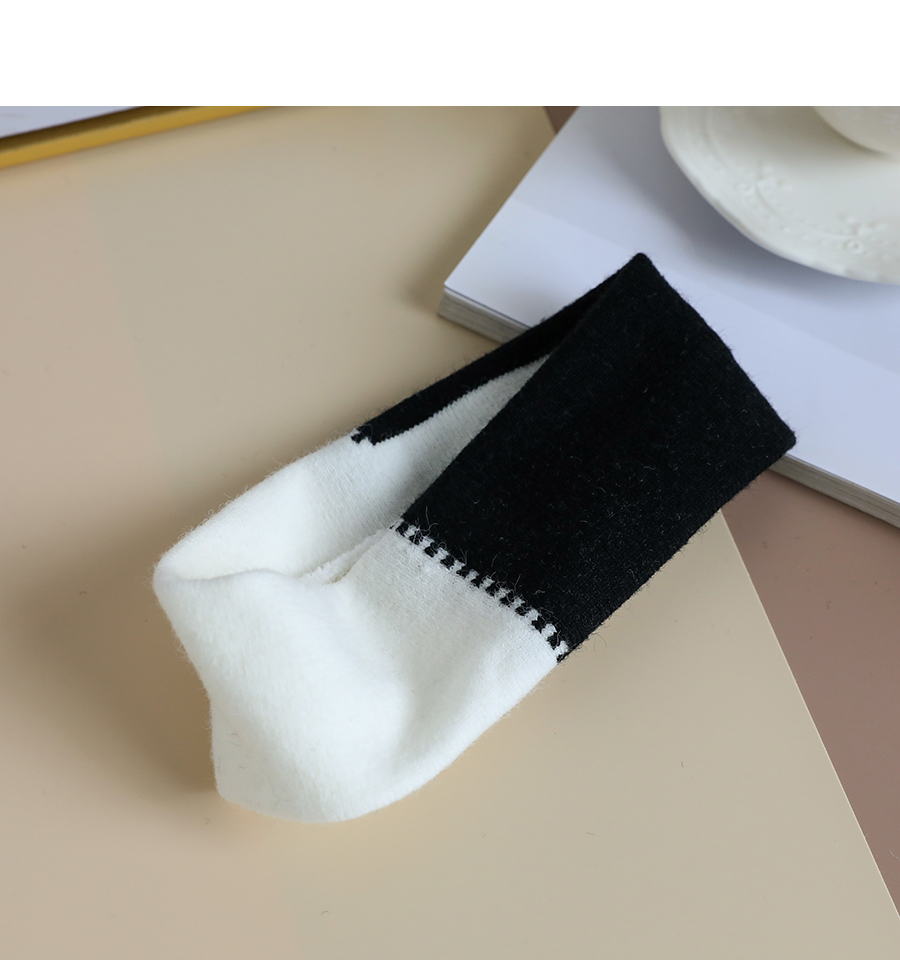 Fashion Black And White Stitching Knitted Geometric Pattern Headband,Hair Ribbons