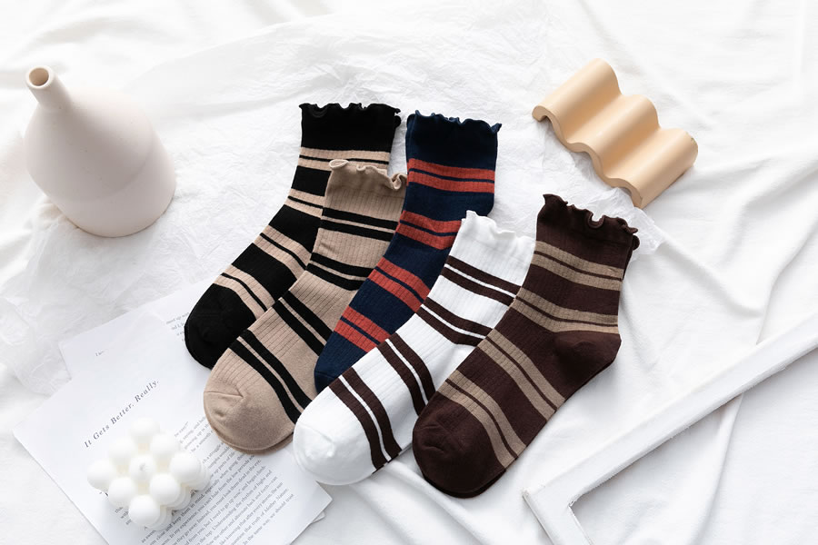 Fashion White Contrasting Striped Pile Of Socks,Fashion Socks
