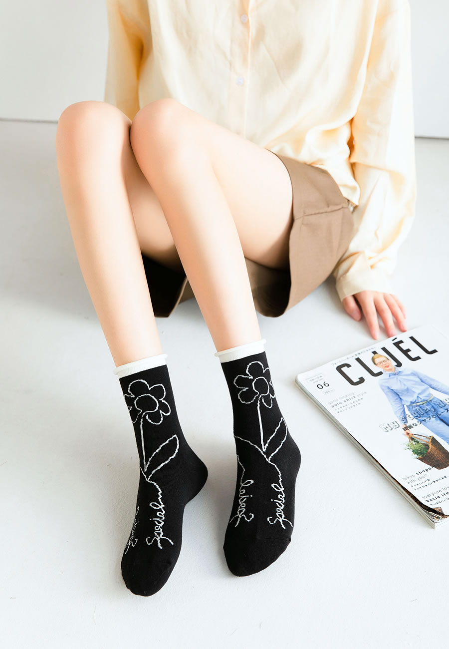 Fashion Black Pile Of Socks In The Tube With Simple Flower Fungus Ear,Fashion Socks