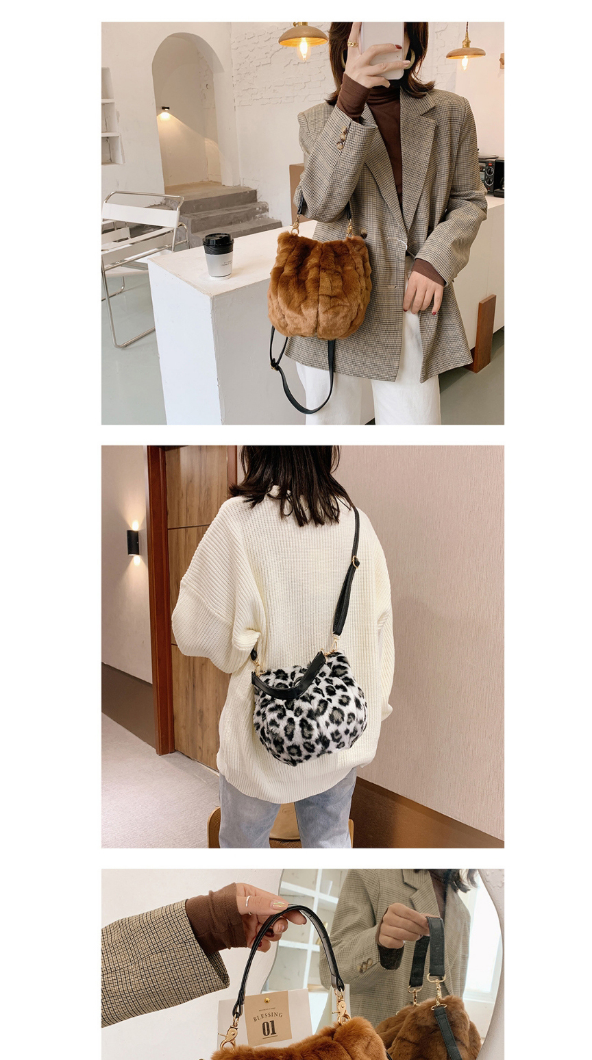 Fashion White Leopard Plush Pleated Shell One-shoulder Messenger Bag,Handbags