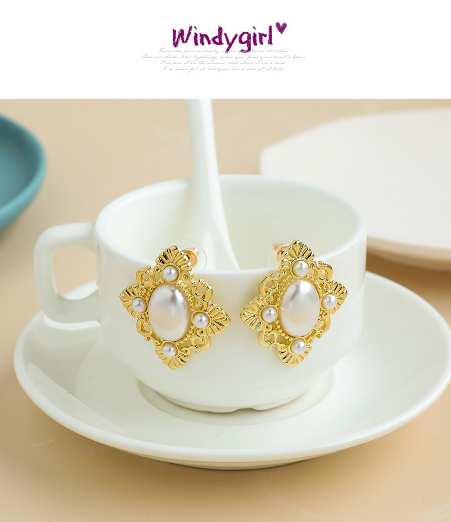  Golden Alloy Pearl Flower Stud Earrings,Stud Earrings