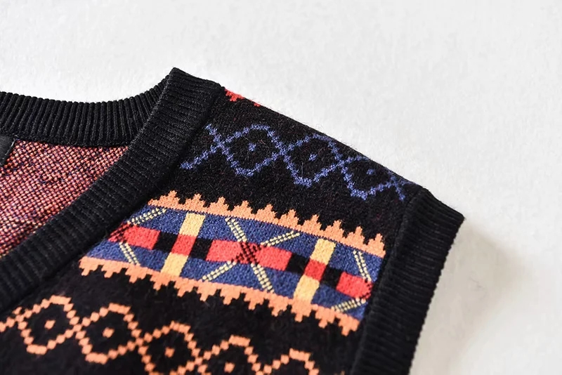 Fashion Black Color Pattern V-neck Wool Knitted Vest,Sweater