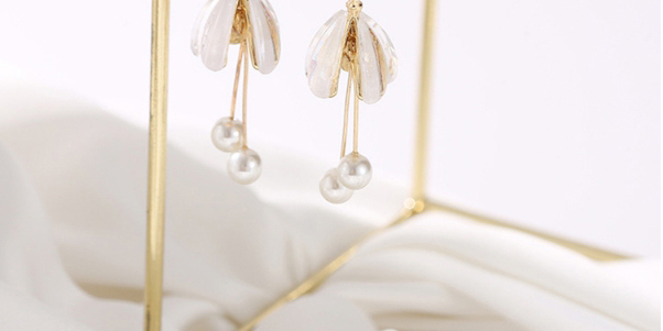Fashion Golden Petal Pearl Tassel Earrings,Drop Earrings