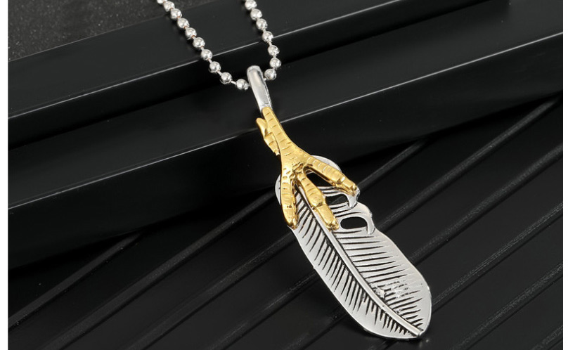 Fashion Claw Feather Feather Wing Pendant Alloy Necklace,Pendants