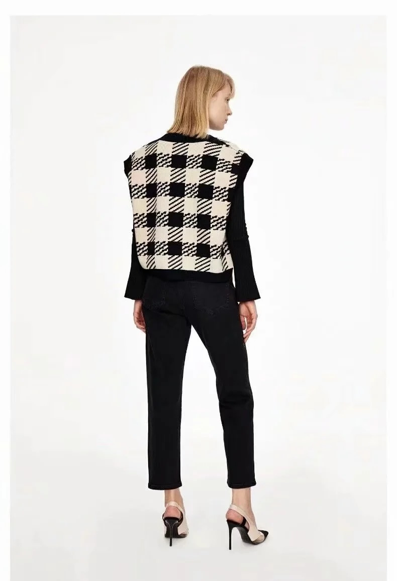 Fashion Black Check V-neck Knitted Vest,Sweater