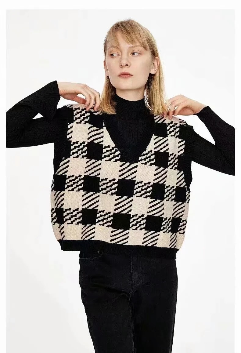 Fashion Black Check V-neck Knitted Vest,Sweater