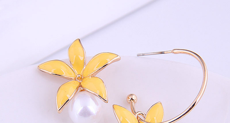 Fashion Yellow Contrast Round Flower Asymmetrical Oil Drop Earrings,Stud Earrings