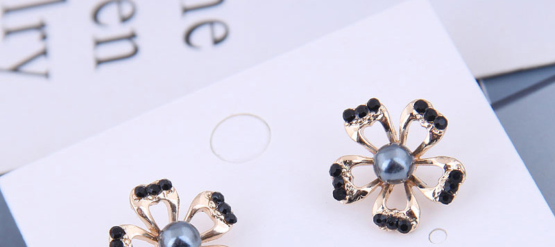 Fashion Gold Alloy Flower Earrings,Stud Earrings