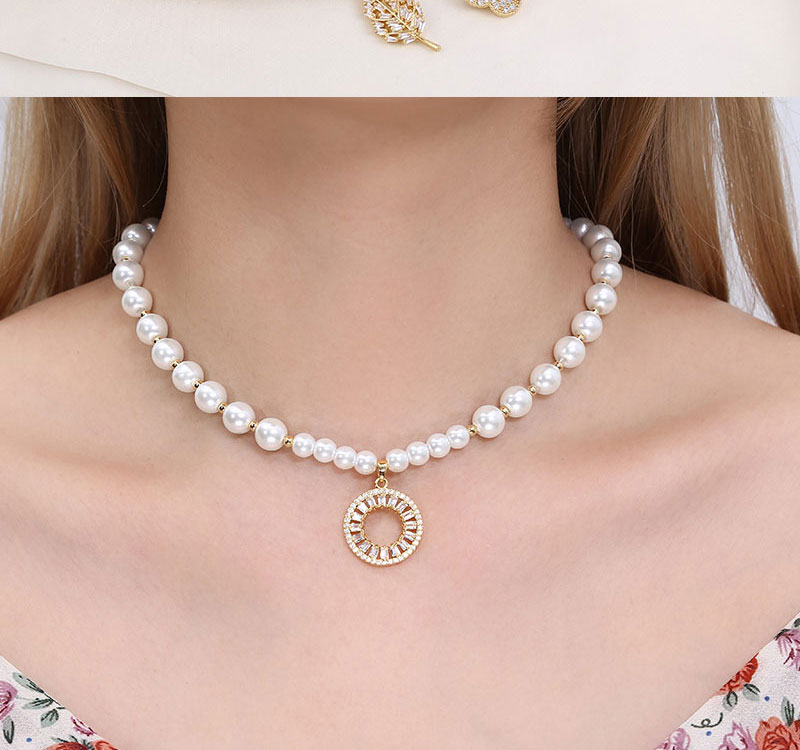 Fashion White Metal Inlaid Zirconium Pearl Round Necklace,Necklaces