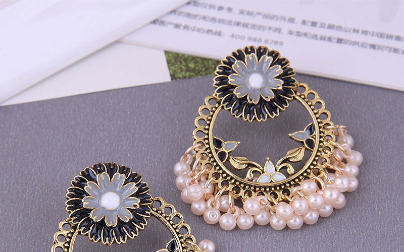 Fashion Pink Alloy Chrysanthemum Pearl Geometric Stud Earrings,Stud Earrings
