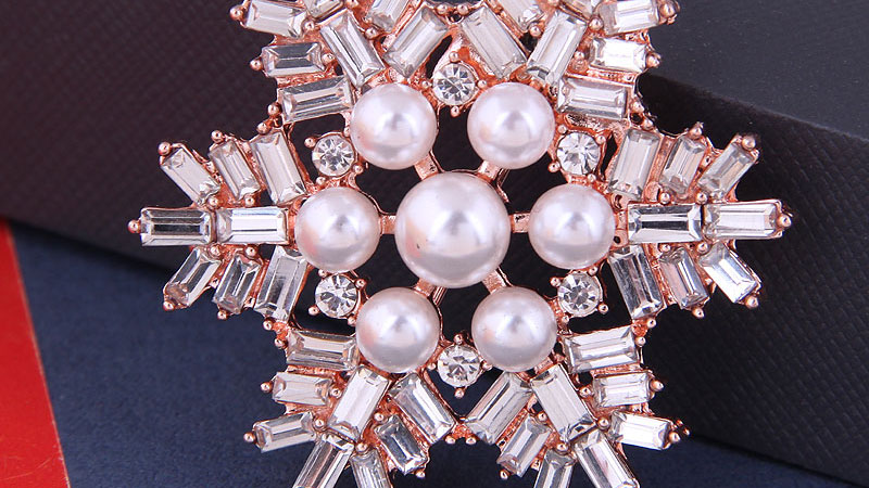 Fashion Rose Gold Alloy Diamond Snowflake Brooch,Korean Brooches