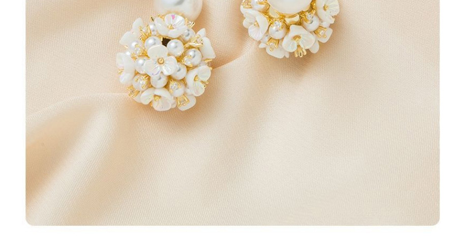 Fashion Gold Alloy Pearl Hydrangea Stud Earrings,Stud Earrings