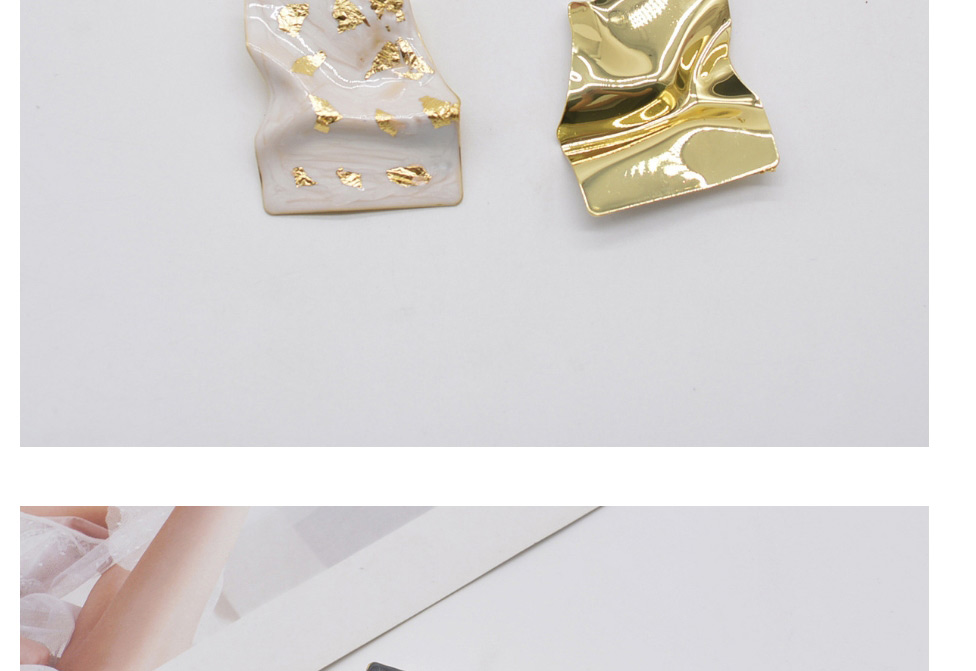 Fashion Black Metal Pleated Gold Leaf Geometric Stud Earrings,Stud Earrings