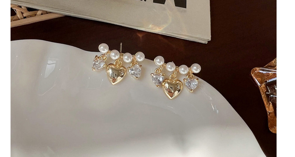 Fashion Gold Copper Inlaid Zirconium Pearl Love Stud Earrings,Earrings