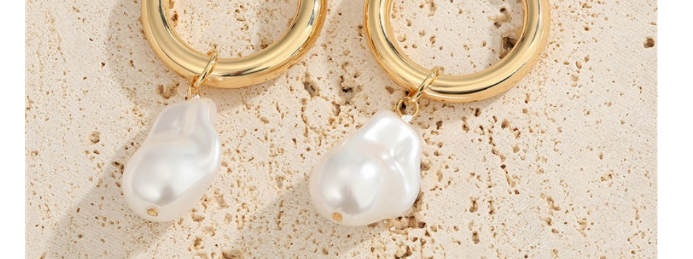 Fashion Metal Resin Irregular Pearl C-shaped Earrings,Hoop Earrings