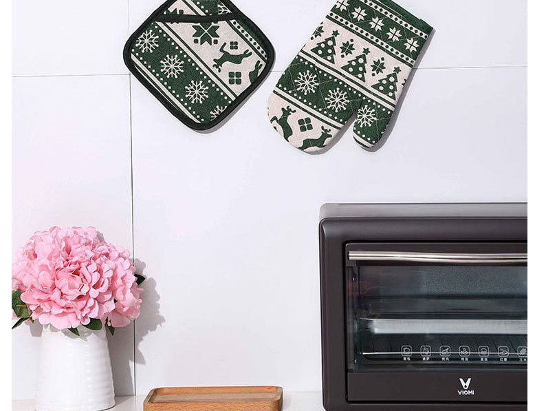 Fashion Green Suit Christmas Microwave Oven Glove Potholder Set,Festival & Party Supplies