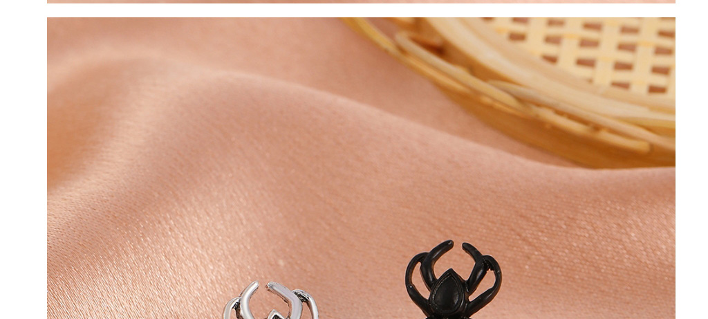 Fashion Ancient Silver Color Halloween Metal Spider Single Ear Bone Clip,Clip & Cuff Earrings