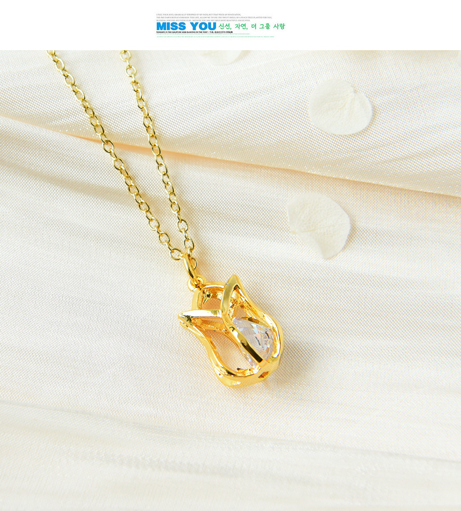 Fashion Gold Copper Inlaid Zircon Flower Necklace,Necklaces