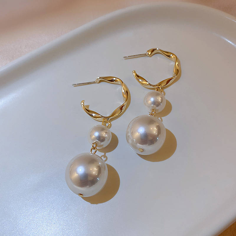 Fashion Gold Alloy Size Pearl Earrings,Hoop Earrings