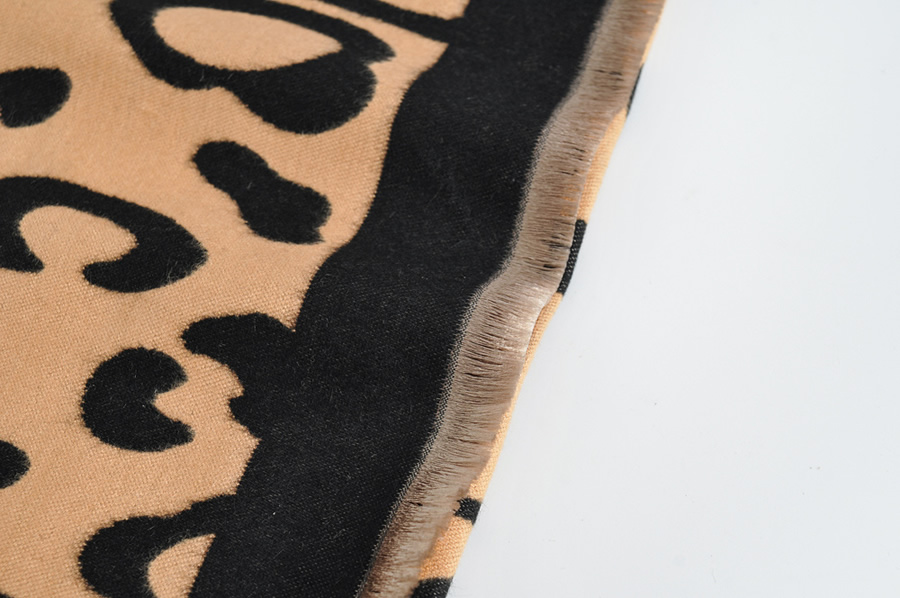 Fashion Black Beige Leopard Geometric Jacquard Cashmere Shawl,knitting Wool Scaves