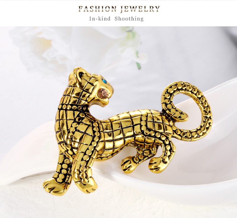 Fashion Gold Alloy Diamond Leopard Brooch,Korean Brooches