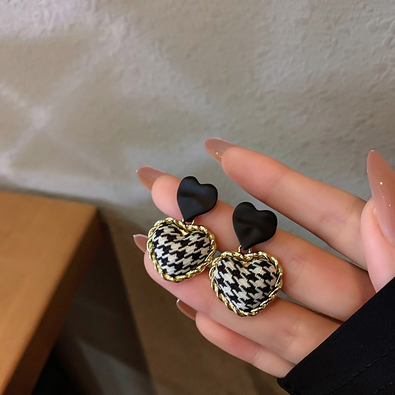 Fashion Khaki Alloy Houndstooth Heart Stud Earrings,Stud Earrings