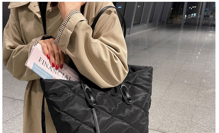 Fashion Black Large Capacity Down Shoulder Bag,Messenger bags