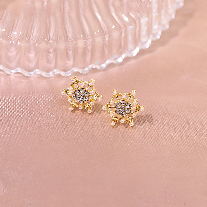 Fashion Gold Color Alloy Diamond Geometric Snowflake Stud Earrings,Stud Earrings