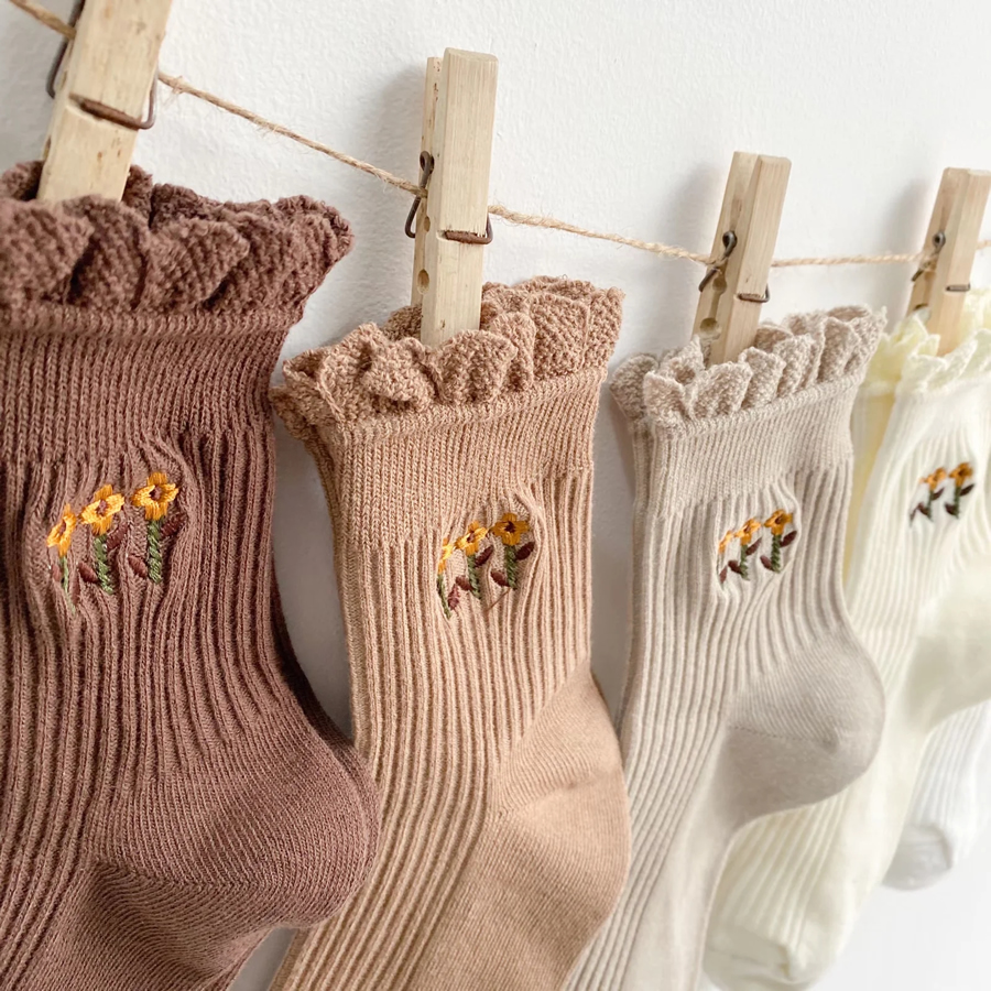 Fashion Six Pairs And One Pack Three Small Flowers Embroidered Socks Around The Fungus,Fashion Socks
