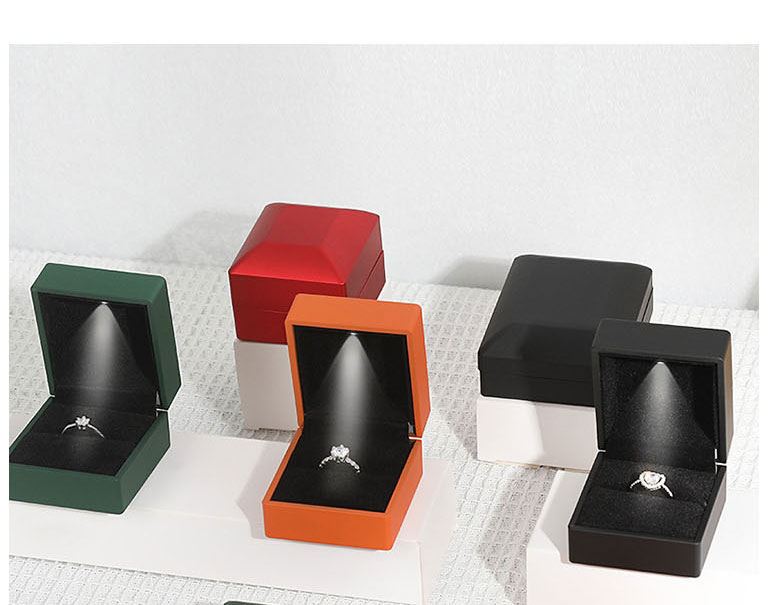 Fashion Dark Green Ring Box Right Angle Painted Jewelry Packaging Box With Lights (with Electronics),Jewelry Packaging & Displays