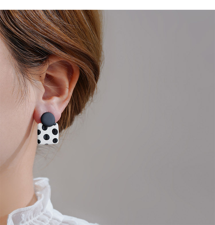 Fashion Black And White Dots Alloy Polka Dot Square Stud Earrings,Stud Earrings