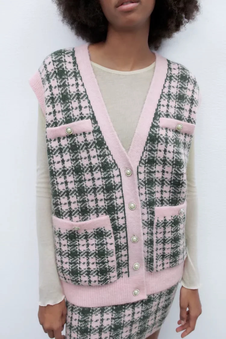 Fashion Pink Grid Buckle V Collar,Sweater