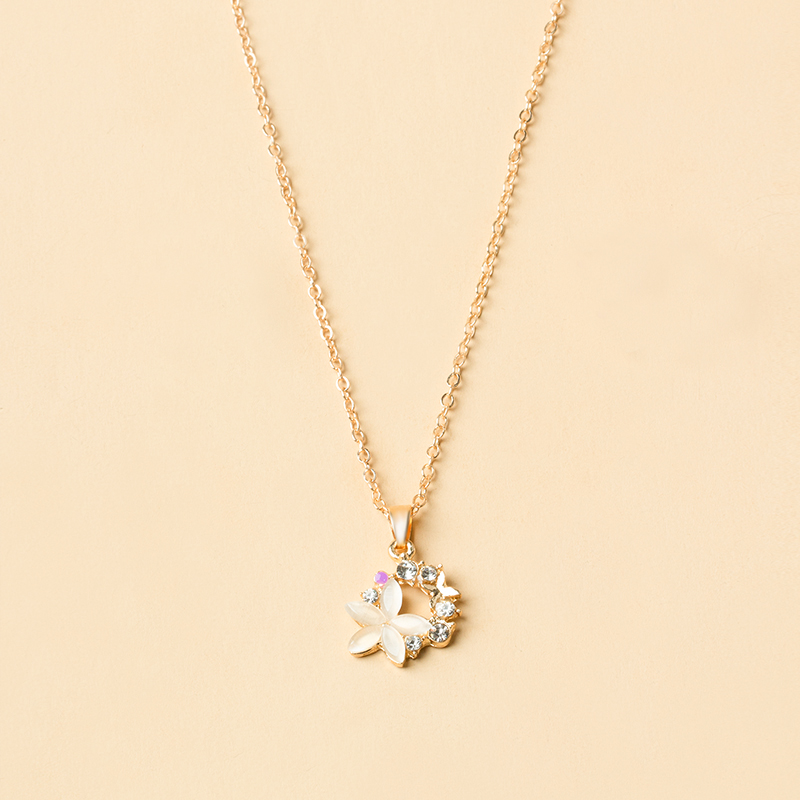 Fashion Gold Alloy Diamond Flower Necklace,Pendants