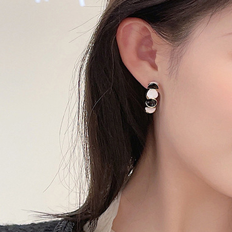 Fashion Gold Alloy Black And White Drip Oil Round Earrings,Hoop Earrings