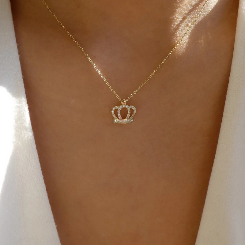 Fashion Gold Alloy Diamond Crown Necklace,Pendants
