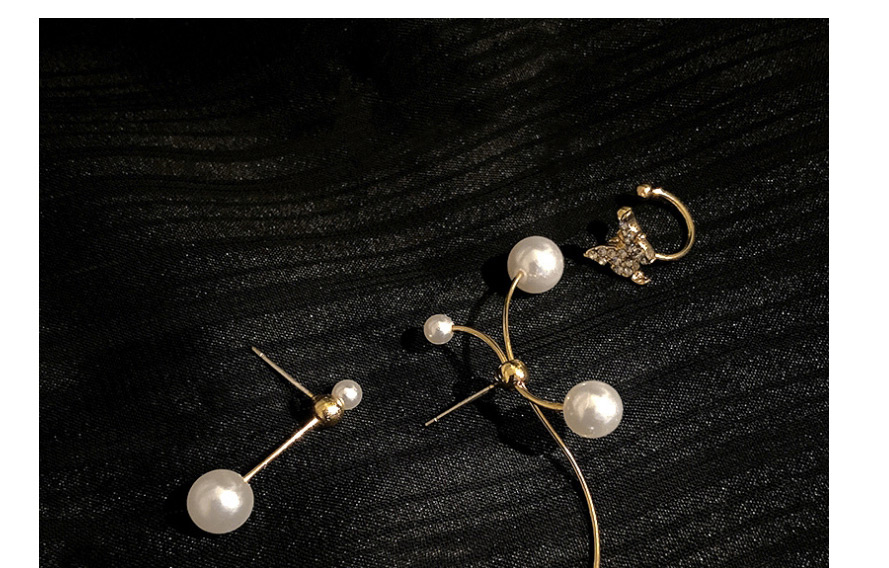 Fashion Golden Pearl And Diamond Geometric Alloy Earrings,Drop Earrings