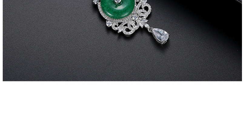 Fashion Green Copper Inlaid Zirconium Geometric Necklace,Necklaces