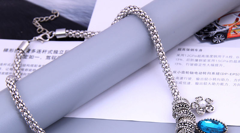 Fashion Silver Metal Diamond Geometric Flower Necklace,Pendants