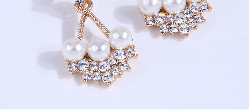 Fashion Gold Alloy Diamond And Pearl Drop Earrings,Drop Earrings