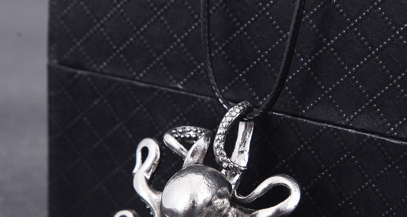 Fashion Silver Alloy Geometric Octopus Necklace,Pendants