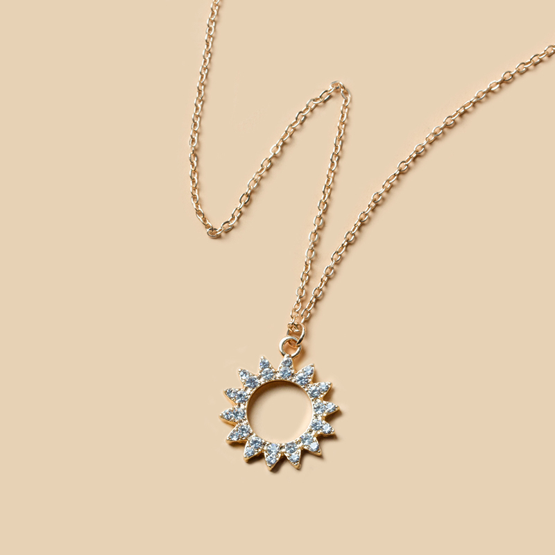 Fashion Gold Alloy Diamond Geometric Round Necklace,Pendants