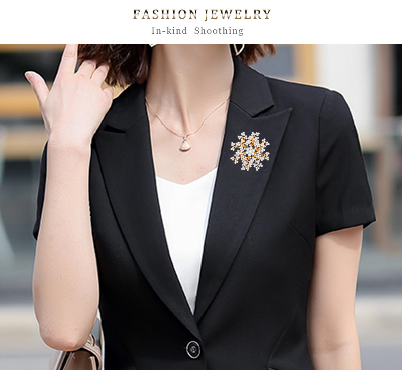 Fashion Gold Alloy Inlaid Pearl Snowflake Brooch,Korean Brooches