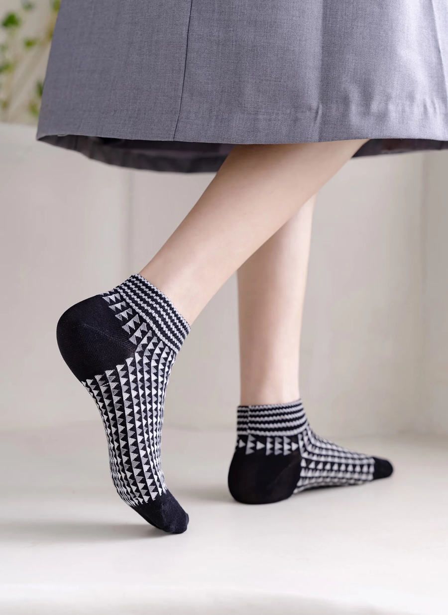 Fashion Five Pairs Contrast Pattern Embroidered Cotton Socks Set,Fashion Socks