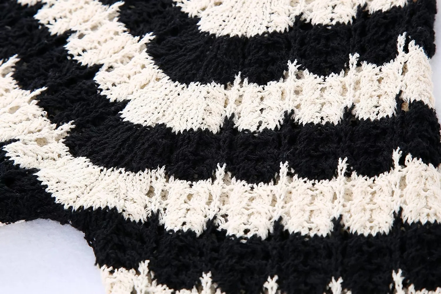 Fashion Black And White Striped Jacquard Mesh Sweater,Sweater