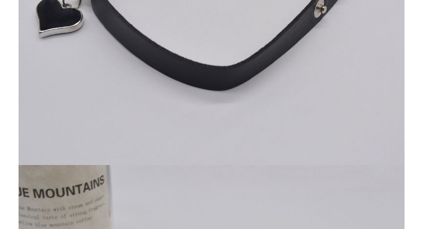 Fashion White Alloy Heart Necklace,Chokers