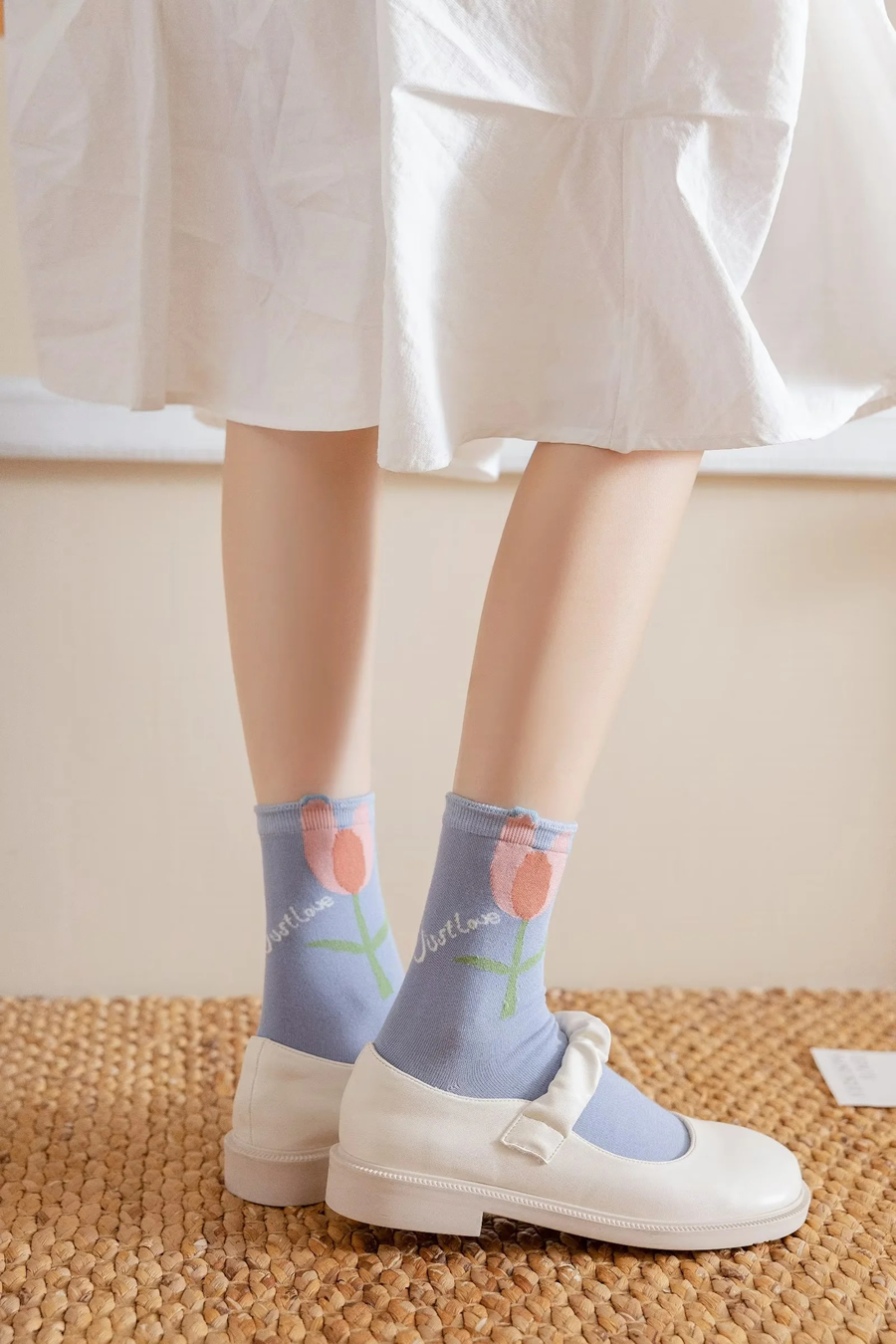 Fashion White Tulip Embroidered Cotton Socks,Fashion Socks