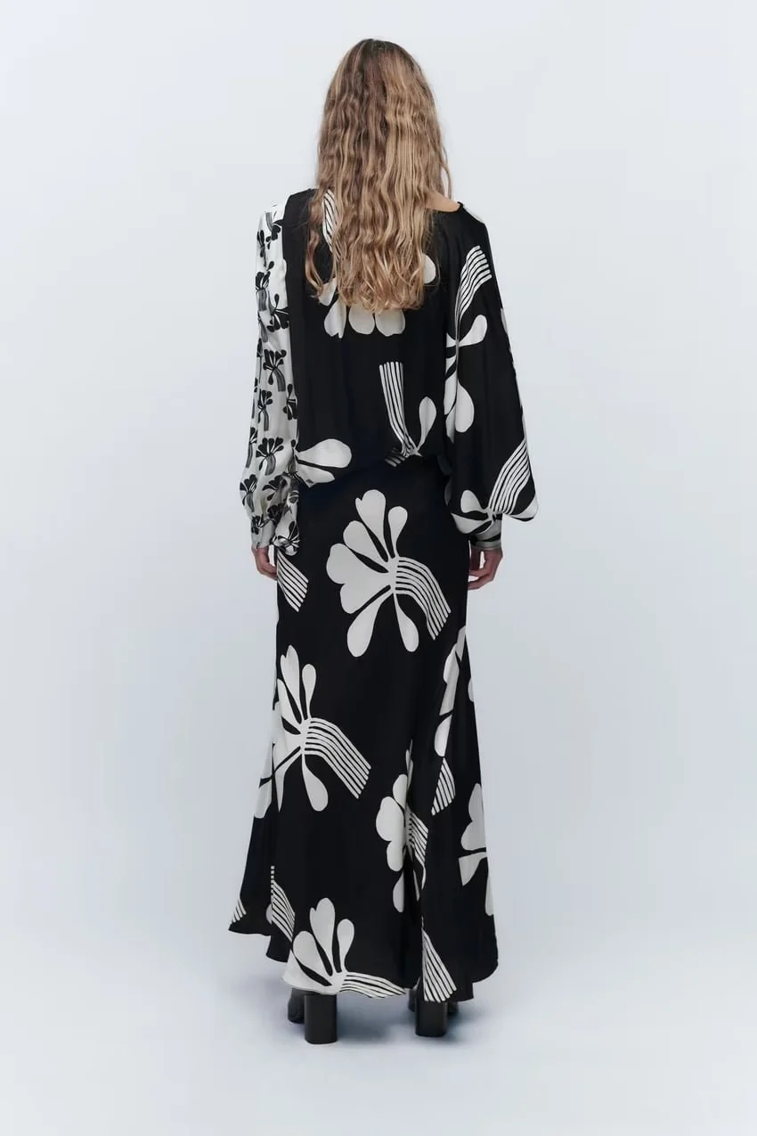 Fashion Black And White Polyester Print V-neck Dress,Long Dress