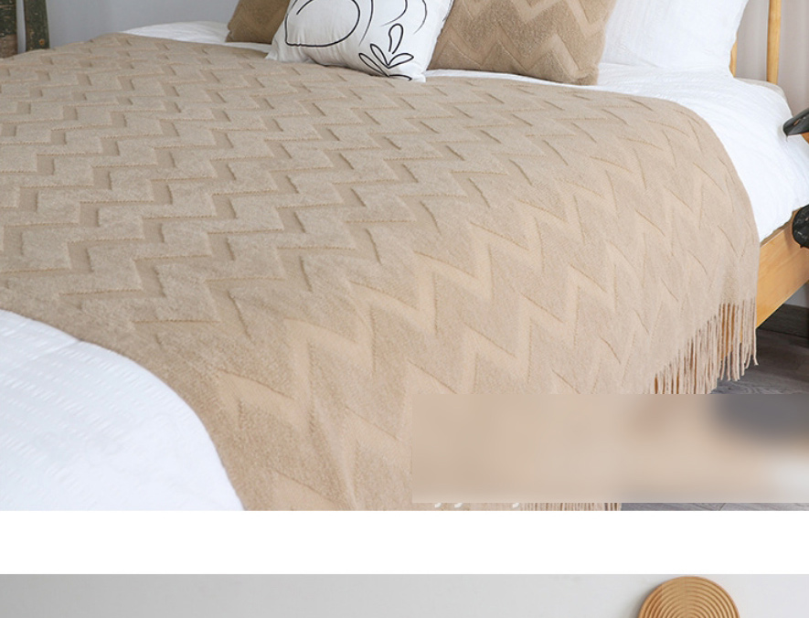 Fashion Off-white 130*240 (including Tassel) Solid Color Knitted Wave Pattern Sofa Blanket,Home Textiles