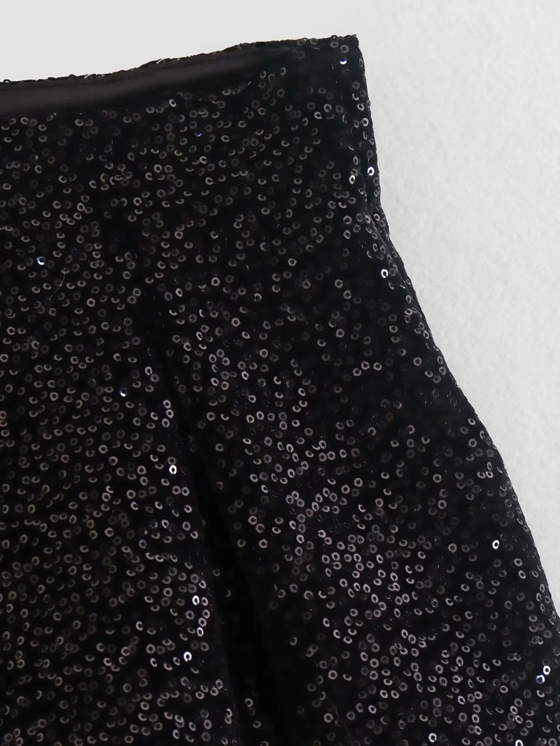 Fashion Black Beads Decorated With Velvet Shorts,Shorts
